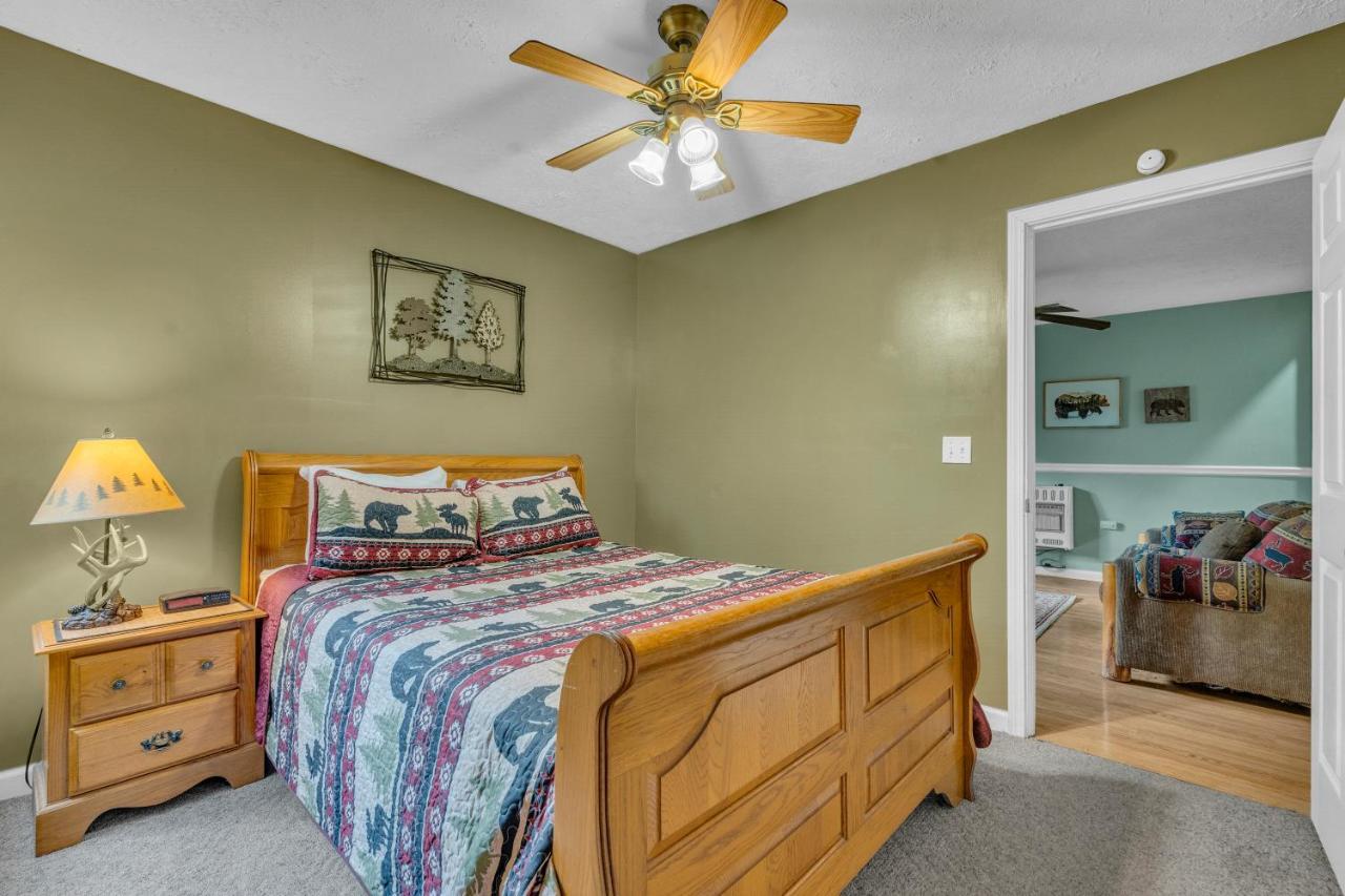 Red Oak Ridge, Hot Tub, Pool Table, Wifi, 1089 Free Tickets Each Paid Day, Dollywood And More Sevierville Exterior photo