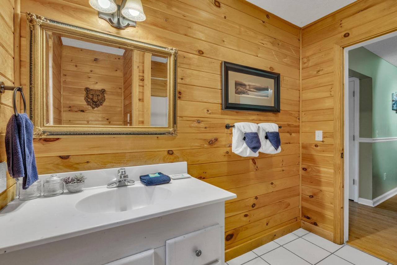 Red Oak Ridge, Hot Tub, Pool Table, Wifi, 1089 Free Tickets Each Paid Day, Dollywood And More Sevierville Exterior photo